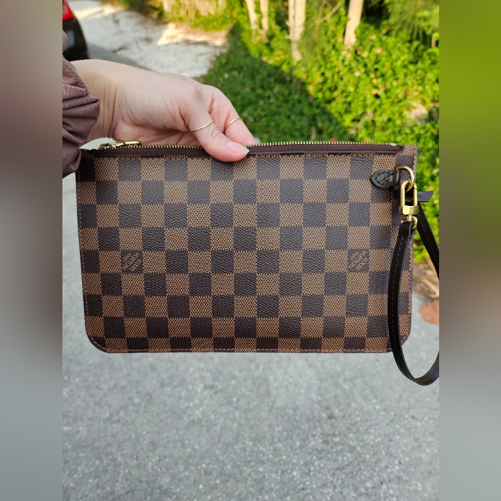*SOLD* Damier Ebene Louis Vuitton Neverfull MM pochette wristlet clutch - Picture 5 of 10